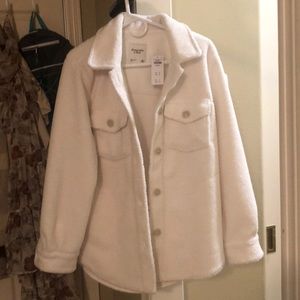 White sherpa jacket - Abercrombie. NWT